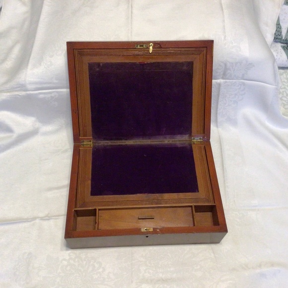 Burled veneer 19th century lap desk. - Picture 5 of 11